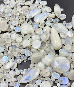 Venta al por mayor 100% Natural azul llamativo Arco Iris piedra lunar cabujón alta calidad mezcla forma y tamaño piedras preciosas sueltas para la fabricación de joyas - Product Image 1