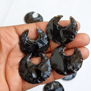 Pointe de flèche en croissant de lune en obsidienne noire à la demande pour le nettoyage énergétique et la guérison spirituelle dans le monde entier disponible - Product Image 3