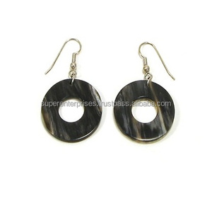 Boucles d'oreilles en corne de bijoux européens pour femmes, vente en gros de conception de bijoux fabricant et producteur - Product Image 5