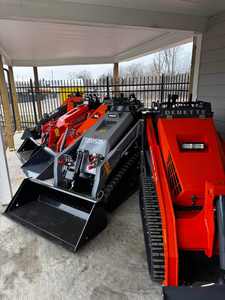 Minicargadora Derete XC1100 con Motor Diésel Kubota de 25Hp, Alto Flujo Hidráulico, Alta Eficiencia Operativa, Motor y Caja de Cambios - Product Image 4