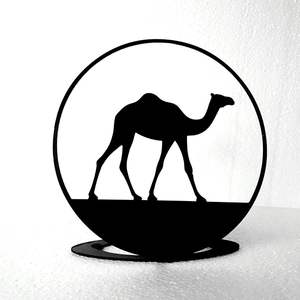 Sculpture en fer abstraite polie personnalisée de style moderne antique avec ombres incurvées pour les collectionneurs d'art professionnels et les espaces - Product Image 1