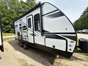 Cole_man Li_ght 1805RB RV Camping Van Usado 2023 - Product Image 1