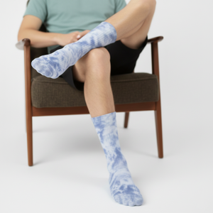Chaussettes de mode tie-dye style délavé bleu - Bout sans couture, semelle rembourrée, chaussettes décontractées pour tous les jours et à offrir en cadeau - Product Image 2