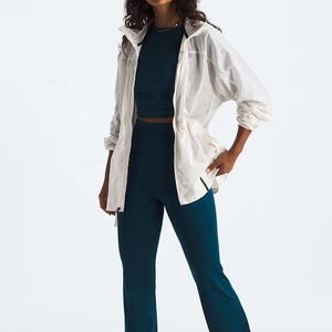 Veste coupe-vent d'hiver imperméable élégante pour femmes, grande taille - Conception respirante, durable, légère, à capuche - Pour la course à pied, la randonnée - Product Image 2