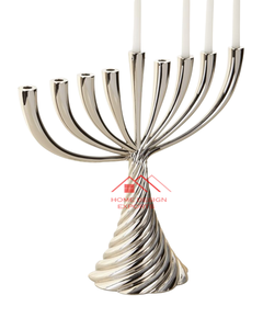 Candelabro Menorah Religioso de Metal de Alta Gama con Acabado en Cobre y Diseño Atractivo para Uso en Iglesias - Product Image 2