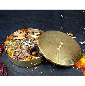 ชุดกล่องเครื่องเทศทองเหลืองทรงสี่เหลี่ยม9ช่อง12ชิ้นสีทองพร้อมฝาปิดสลักดอกไม้ - Product Image 3