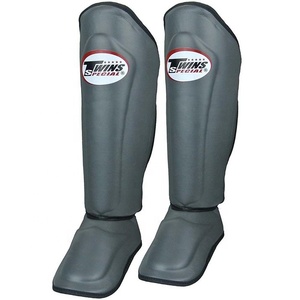 Protège-tibias de Muay Thai personnalisés avec logo Twins, en cuir véritable Fairtex, pour entraînement professionnel d'arts martiaux mixtes - Product Image 6