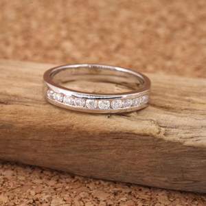 แหวนเพชรกลมโตในห้องปฏิบัติการทองคำ10K สุดหรูสีสดใส OHLR00199 VVS2ชัดเจนเครื่องประดับสำหรับผู้หญิงขายส่ง - Product Image 4