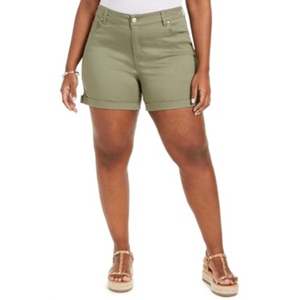 Bermuda da donna alla moda taglie forti, colore verde brillante con decorazioni a bottoni, taglie Small e Petite, con orlo a pieghe, stile Celebrity Pink - Product Image 1