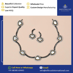 Meist verkaufte silberfarbene Ohrringe aus Indien mit weißer Polki-Stein-Kragen-Knochen kette zu einem erschwing lichen Marktpreis - Product Image 2