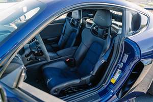 2023 718 Cayman GT4 RS ~4 100 milles, Pack Weissach, Très bien équipé - Product Image 3