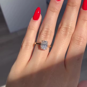 Bague de fiançailles en CZ taille coussin allongée 6x8mm, solitaire plaqué or jaune 6x8mm, bijoux fins de mariage en gros - Product Image 4