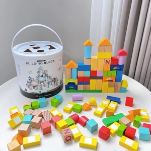 مجموعة لبنات بناء كلاسيكية من الخشب الطبيعي واللون للأطفال الصغار في مرحلة ما قبل المدرسة مع - Product Image 2