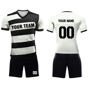 Conjunto de Camiseta de Fútbol Sublimada Personalizada, Color Rojo y Negro, Manga Corta, Absorbe la Humedad, para Hombres Adultos, Corte Regular - Product Image 4