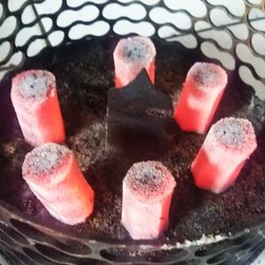 Briquettes de charbon de bois carrées 100% pur coco pour narguilé, chicha, barbecue - Écologiques, durables, testées 4x, fabriquées en Indonésie - Product Image 1