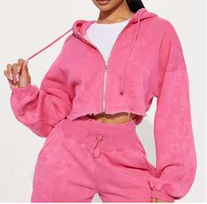 À la mode Femmes Crop Hoodie Coton Casual Wear Manches Longues Streetwear OEM Logo Personnalisé - Product Image 1