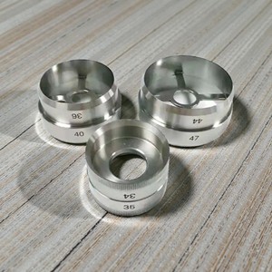 Calibrador Castroviejo Manual Japonés de Acero Inoxidable de Alta Calidad, 40 mm Curvo, Instrumento Quirúrgico Dental, Rango de Medición de 9 cm - Product Image 2