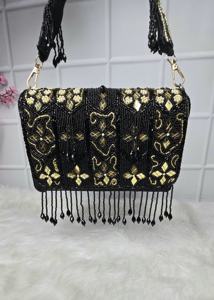 Sac de fête en coton fait à la main pour femmes filles avec broderie et décoration de pompon motif de pierre perlée sac de mariage/soirée - Product Image 3