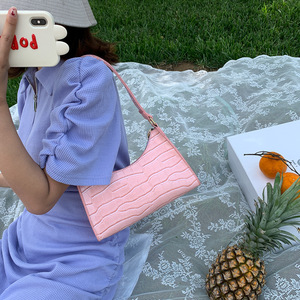 Bolso de cuero PU de diseñador para mujer 2024 con correas duraderas y estilo moderno - Product Image 4