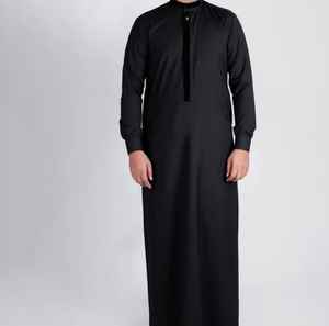 Robes de couleur noire pour hommes de haute qualité avec nouveau dernier design et nouveauté vêtements islamiques sur mesure 2025 - Product Image 1