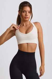 Vente en gros Haut de gamme Débardeur de sport et soutien-gorge de yoga haut de gamme vierge à bretelles larges réglables avec dos en U et dos croisé - Product Image 2