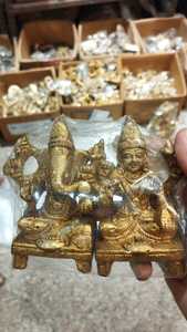 Pasadores de latón grabados personalizados de Lord Ram y Sita, regalo de negocios de 5 pulgadas para reventa por Temple Stores - Product Image 2