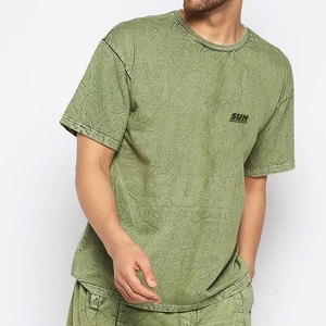 ออกแบบโลโก้ของคุณเอง เสื้อยืดผู้ชายลายฟอกสี 100% ผ้าฝ้าย ทรงหลวม สวมใส่สบาย เป็นมิตรกับสิ่งแวดล้อม แห้งเร็ว ระบายอากาศได้ดี - Product Image 3