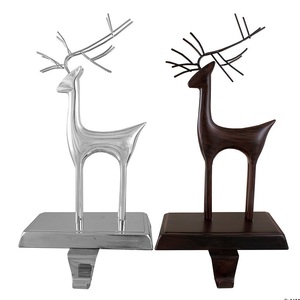 Soporte de calcetín de metal vintage al por mayor hermoso gancho de árbol blanco con acabado chapado decoraciones navideñas de estilo indio - Product Image 5