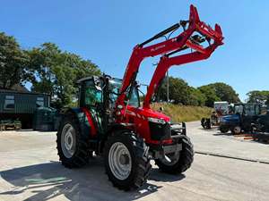 Tracteur agricole diesel 4x4 Massey Ferguson 5711 110 CV 2020 avec chargeur frontal - Product Image 1