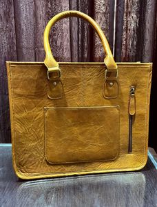 Bolso de Mano de Cuero Hecho a Mano para Mujer, con Tallado Artesanal, Diseño de Primera Calidad para Tiendas Boutique - Product Image 3