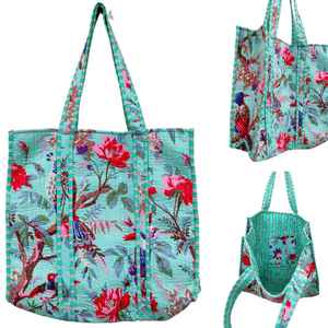 Sac fourre-tout matelassé imprimé à la main en coton imprimé flore et faune - Product Image 3