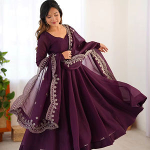 Colección de ropa tradicional india, telas de seda Fandy pesadas con Secuencia de bordado, trabajo Dupatta para mujer, ropa de boda - Product Image 1