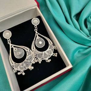 Pendientes de tuerca de filigrana delicada Prit-Jhumar de alto grado superventas brillo brillante directo del proveedor indio - Product Image 1