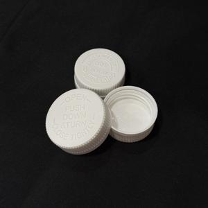 Tapa de Presión APS N0164 PP - Color Blanco, Diseño Higiénico Anti-Desperdicio para Dispensación Conveniente de Productos Químicos - Product Image 2