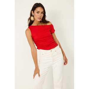 เสื้อเบลาส์คอไม่สมมาตร - Product Image 1