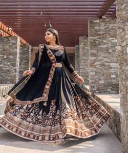 Lehenga choli เต็มรูปแบบปักกำมะหยี่สำหรับผู้หญิงกับเสื้อและ chunni ชุดเจ้าสาวงานแต่งงานเสื้อผ้าอินเดีย - Product Image 5