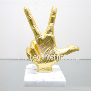 Statue décorative pour fête, sculpture artisanale en aluminium avec base en bois, lot de 2 - Product Image 3