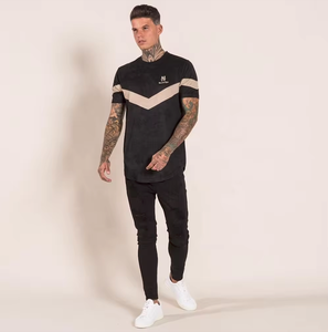 Camiseta de Hombre de Tela de Gamuza Negra con Panel Beige en el Pecho y Mangas, Dobladillo Curvo, Antiarrugas, Transpirable, Informal - Product Image 2