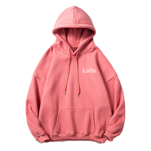 Sudadera con capucha Momentum Fit para hombre, diseñada para un uso cómodo, con una estructura definida y un estilo moderno para el día a día. - Product Image 1
