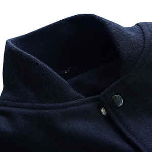 Chaqueta Universitaria de Lona Estilo Invernal Unisex al por Mayor, Cuello Alto, Decoración de Botones, Diseño Casual con Patrón Sólido y Tejido de Ganchillo - Product Image 2