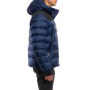 Veste matelassée isolée personnalisée pour hommes, coque souple de qualité supérieure, doublure chaude, design moderne et élégant, idéale pour une tenue de mode décontractée - Product Image 4