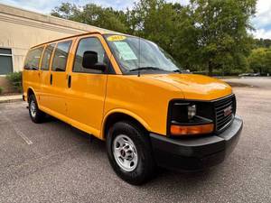 Prezzo basso, GMC Savana 2500 del 2013, auto usata in vendita - Product Image 1