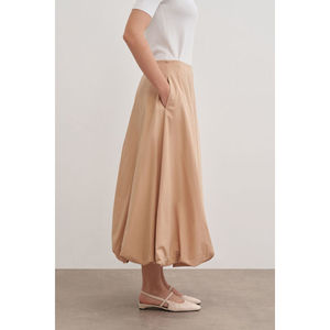 Falda Midi de Satén Beige - Suave, Transpirable y con un Elegante Diseño de Vestido de Gala - Product Image 4