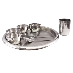 Juego Thali martillado de bajo precio para accesorios de cocina Juego de vajilla Thali pulido plateado a precios asequibles. - Product Image 1