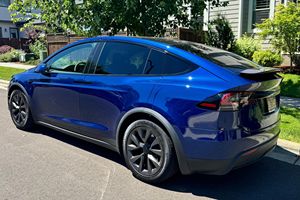 Tesla Model X AWD Plus 2024 d'occasion en excellent état, sans accident, conduite à gauche/droite - Product Image 3