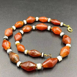 Collier de conception religieuse chrétienne perles de résine de couleur naturelles pour les fiançailles de mariage fêtes de noël vêtements de bureau anniversaires - Product Image 1