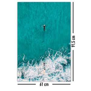 Affiche Mighty and Mesmerizing the Big Blue Surfer avec cadre en métal noir - Product Image 3