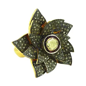 Anillo de Acero Inoxidable de Lujo para Mujer, Diseño de Flor con Incrustaciones de Diamantes, Bañado en Oro Rosa, ADR-20015 - Product Image 3