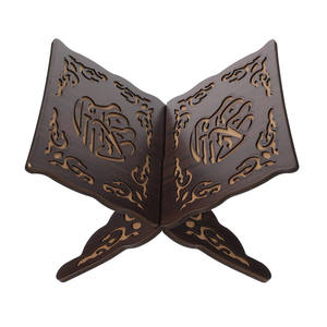 Hermoso rehuel de madera con diseño de trabajo en madera calada, plegable, lo que facilita su almacenamiento y transporte para viajes o uso en mezquitas. - Product Image 6