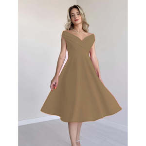 Robe en crêpe à manches courtes et col croisé pour femme avec jupe à volants, 18718 - Café au lait - Product Image 1